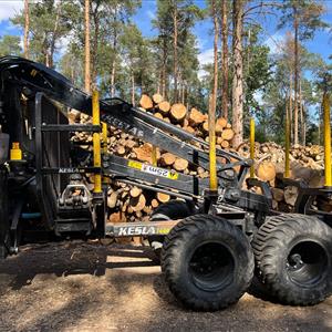 S/H Kesla 144H Timber Trailer